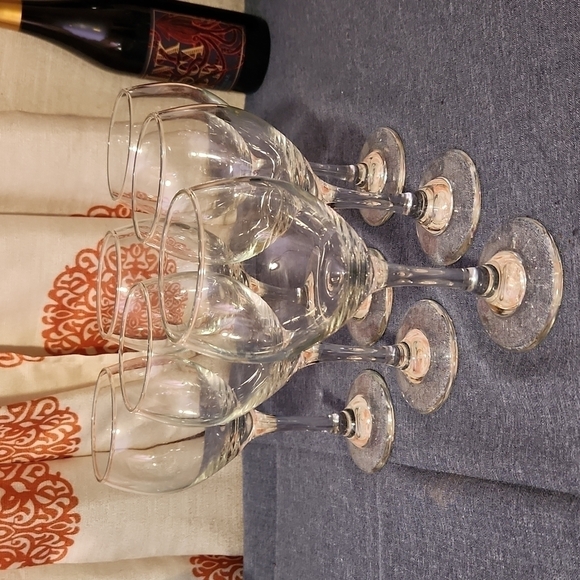 Other - 6 white wine glasses